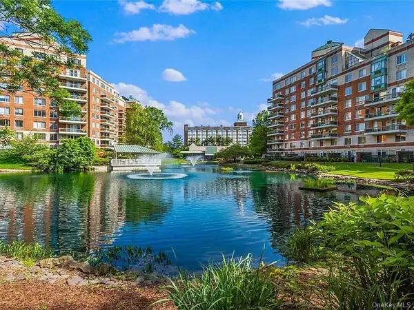 100 Hilton AVE #417, Garden City, NY 11530