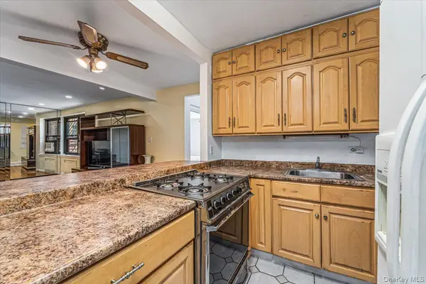 213-08 73rd AVE #4J, Bayside, NY 11364