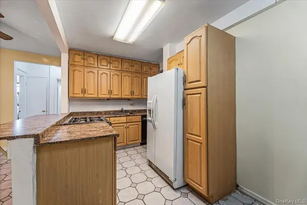 213-08 73rd AVE #4J, Bayside, NY 11364