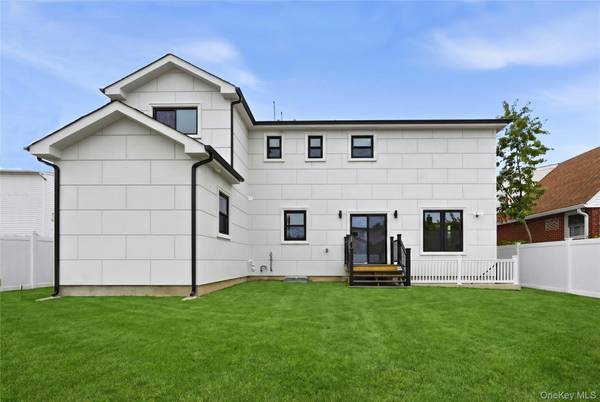 1104 Washington AVE, Westbury, NY 11590
