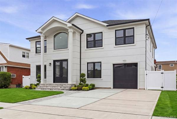 1104 Washington AVE, Westbury, NY 11590