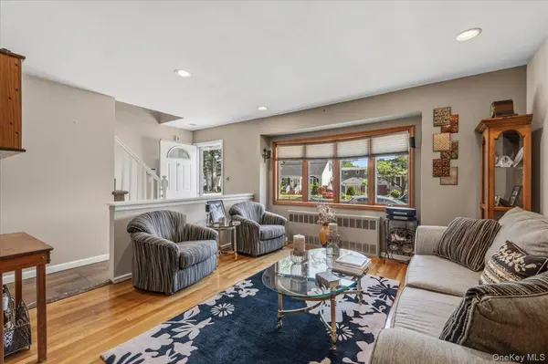 2565 Natta BLVD, Bellmore, NY 11710