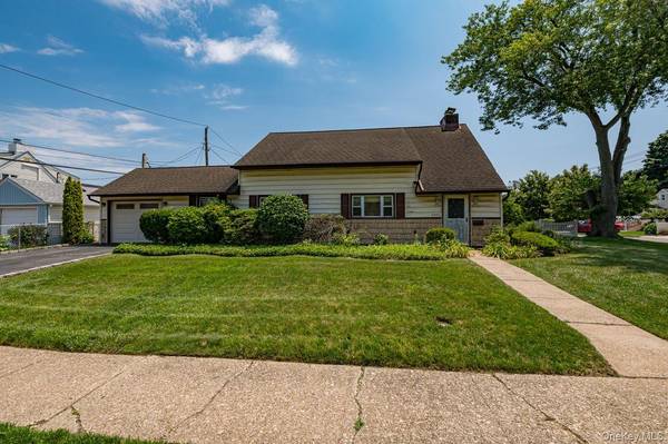 2052 Wilson LN, East Meadow, NY 11554