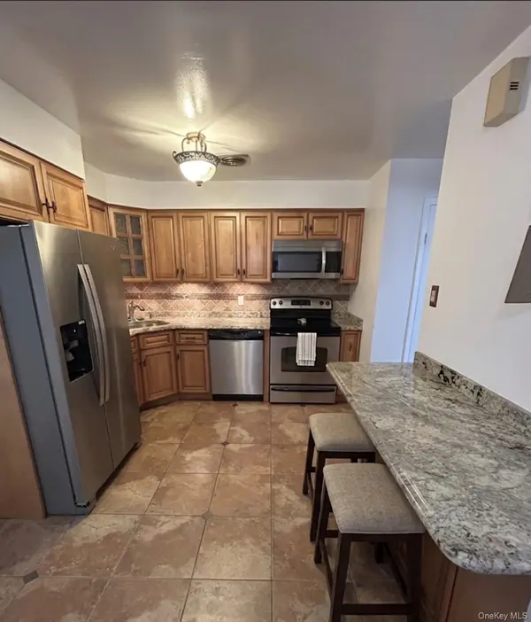 1011 Throggs Neck EXPY, Bronx, NY 10465