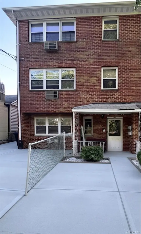 1011 Throggs Neck EXPY, Bronx, NY 10465