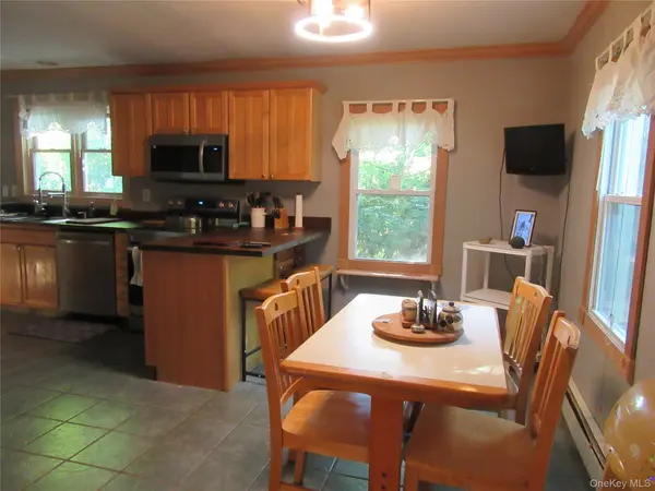 703 Little Britain RD, New Windsor, NY 12553
