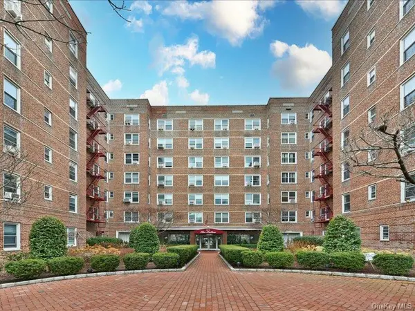 64-11 99th ST #302, Rego Park, NY 11374