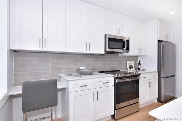 235 Wolfs LN #3B, Pelham, NY 10803