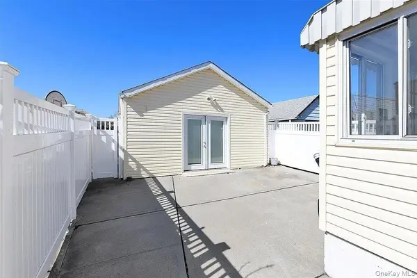 32-50 201st ST, Bayside, NY 11361