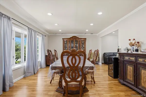 156 Lea Ann TER, Wantagh, NY 11793