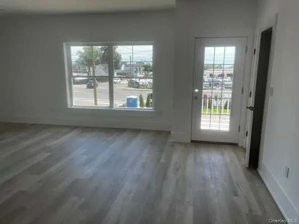 700 W Montauk HWY, Lindenhurst, NY 11757