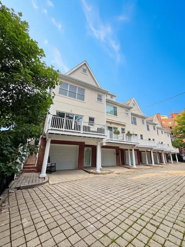 240-250 Pelham RD, New Rochelle, NY 10805