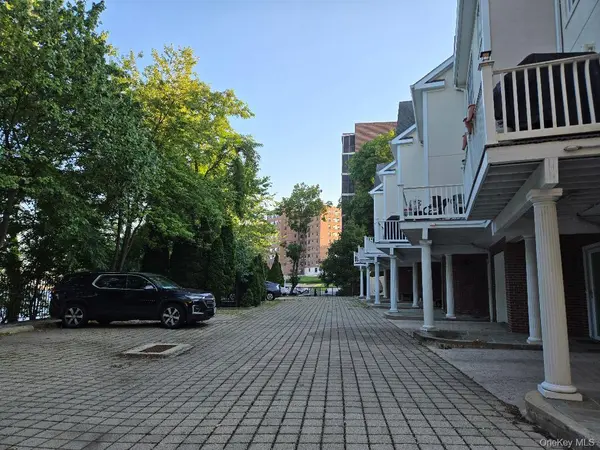 240-250 Pelham RD, New Rochelle, NY 10805