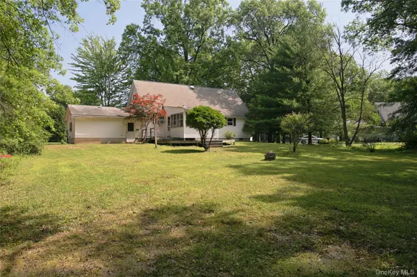 16 Elizabeth DR, Tivoli, NY 12583