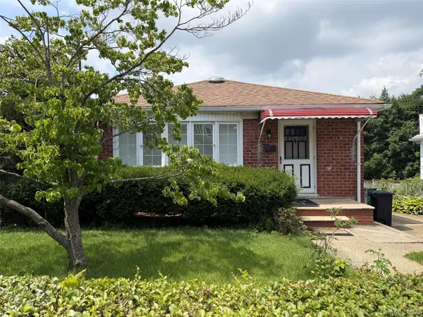 42-50 248th ST, Little Neck, NY 11363