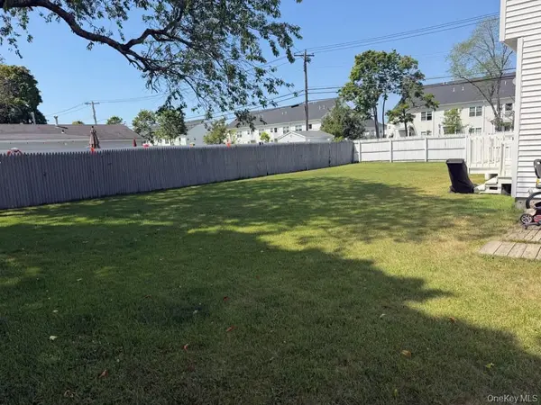 2 E Elm ST, Central Islip, NY 11722