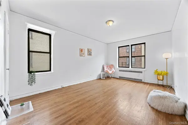 35-35 75th ST #522, Jackson Heights, NY 11372
