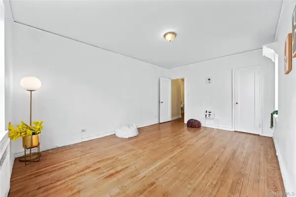35-35 75th ST #522, Jackson Heights, NY 11372