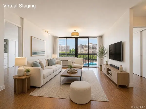 15038 Union TPKE #8M, Flushing, NY 11367