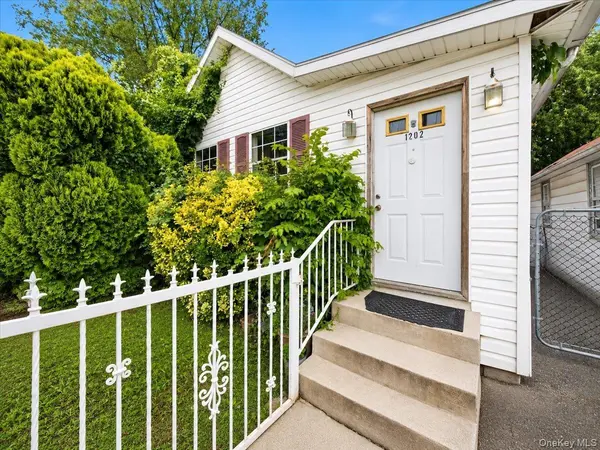 1202 Harding PARK, Bronx, NY 10473