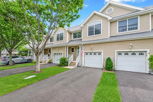 66 Brianna DR, East Setauket, NY 11733