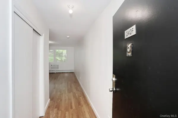 242 Kearsing Pkwy #F, Monsey, NY 10952