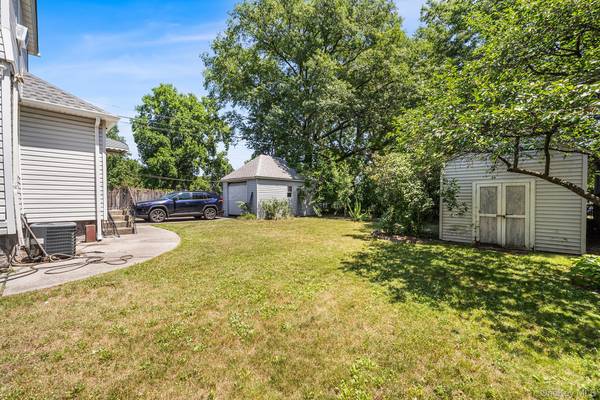 6005 168th ST, Fresh Meadows, NY 11365