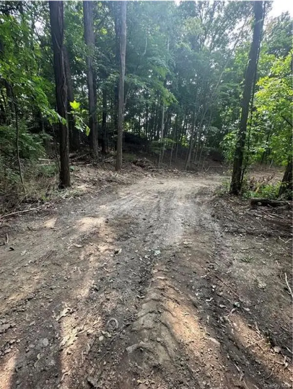 21-23 Salt Point TPKE, Poughkeepsie, NY 12601