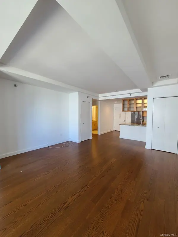 40-22 College Point BLVD #12D, Flushing, NY 11354