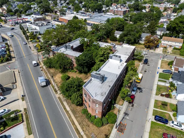 32-40 N Long Beach RD, Rockville Centre, NY 11570