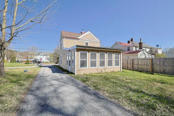 1666 Main ST, Pleasant Valley, NY 12569