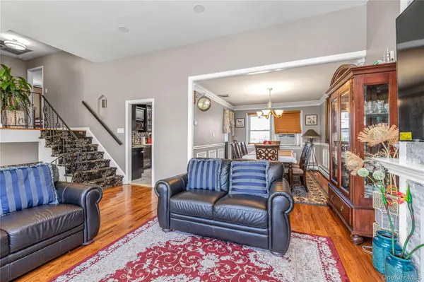 80 Rosalie CT, East Meadow, NY 11554