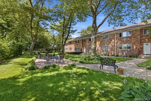 105 Prime AVE #B6, Huntington, NY 11743