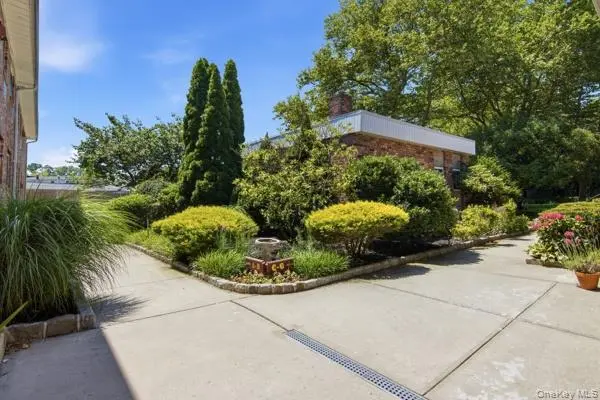 105 Prime AVE #B6, Huntington, NY 11743