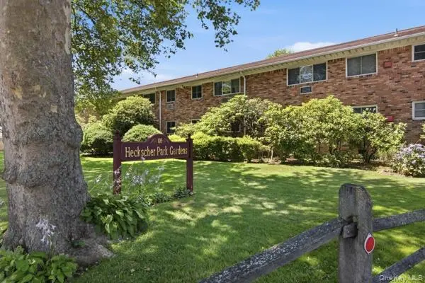 105 Prime AVE #B6, Huntington, NY 11743