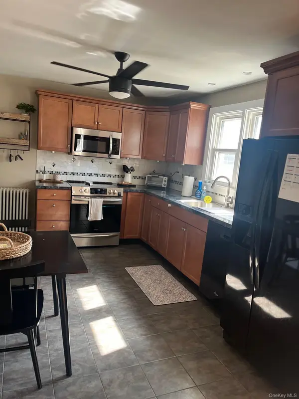 1067 Codwise ST, Kingston, NY 12401
