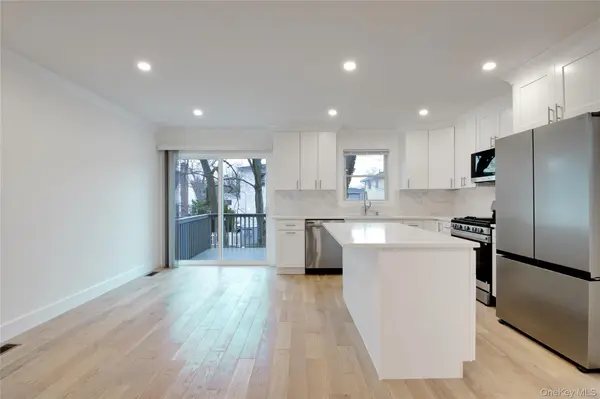 56 Kirkwood RD #A, Port Washington, NY 11050
