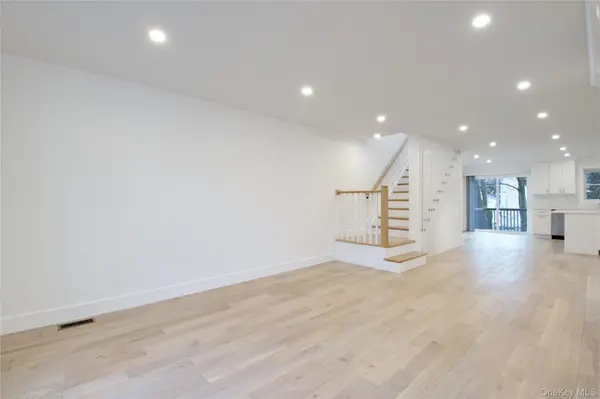 56 Kirkwood RD #A, Port Washington, NY 11050