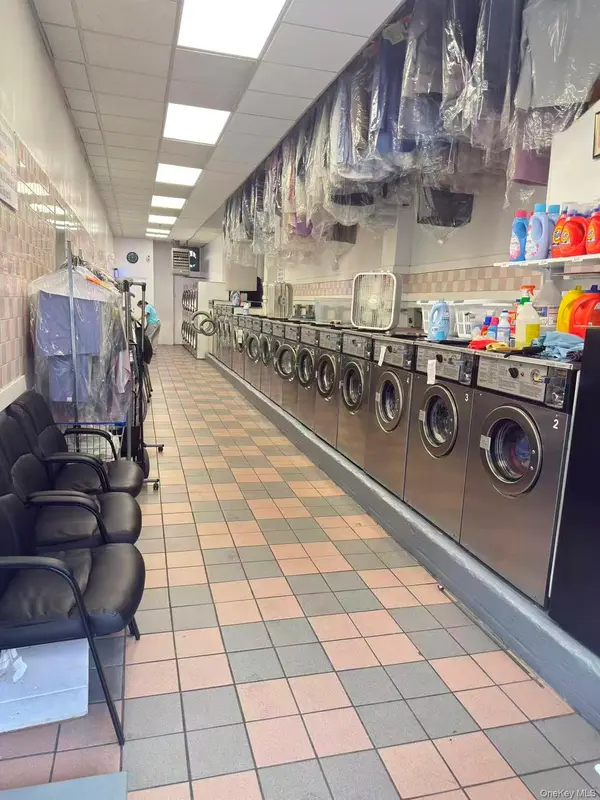 141-12 Northern  Blvd, Flushing, NY 11354