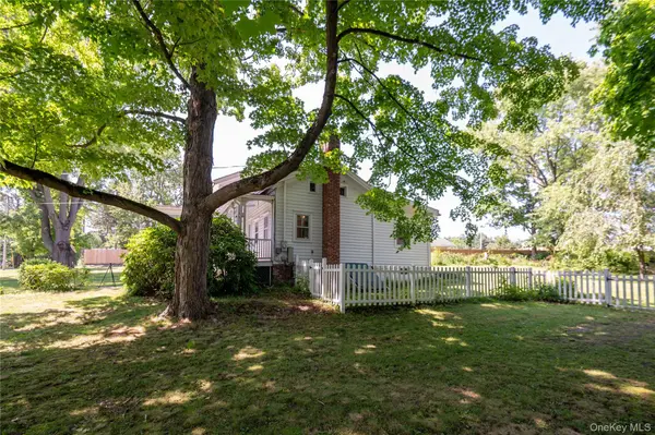 1402 Albany AVE, Kinderhook, NY 12184