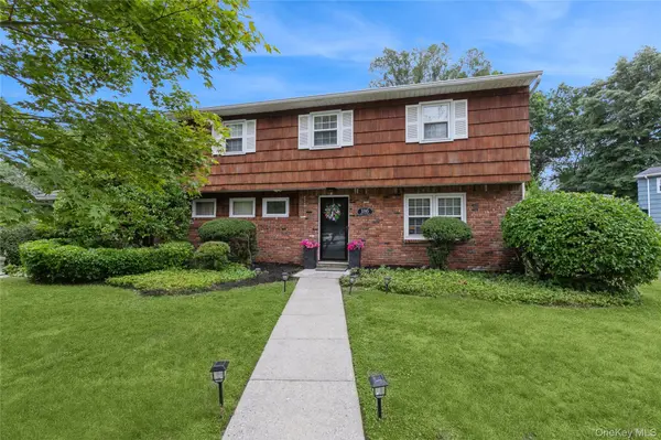 186 Oakwood RD, Huntington Station, NY 11746