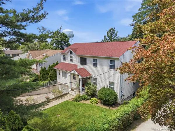 70 Manor DR #A, Great Neck, NY 11020