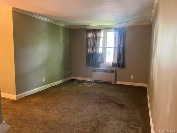 275 Maple Ave #B5, Rockville Centre, NY 11570