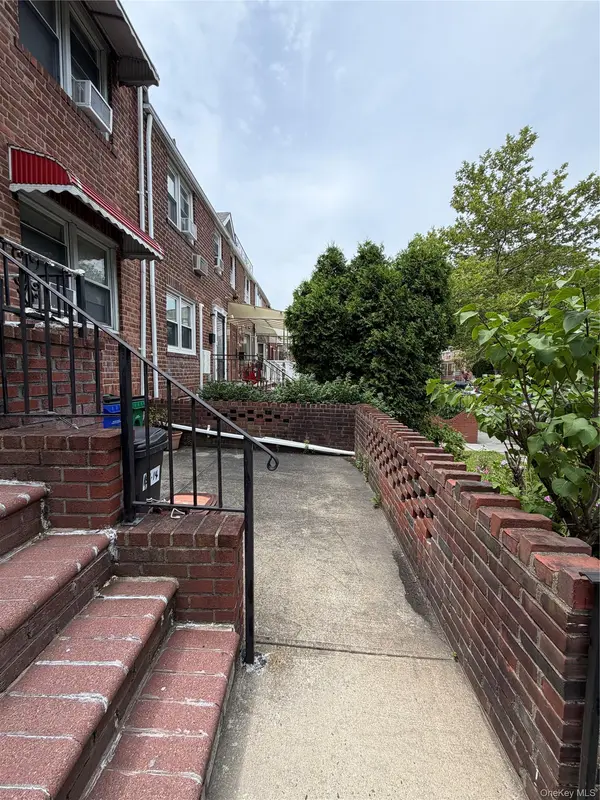 150-14 78th AVE, Kew Garden Hills, NY 11367