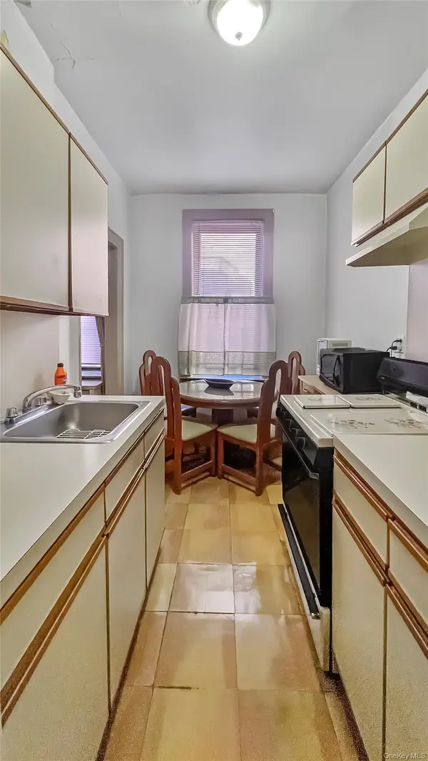 37-20 81st #5G, Jackson Heights, NY 11372