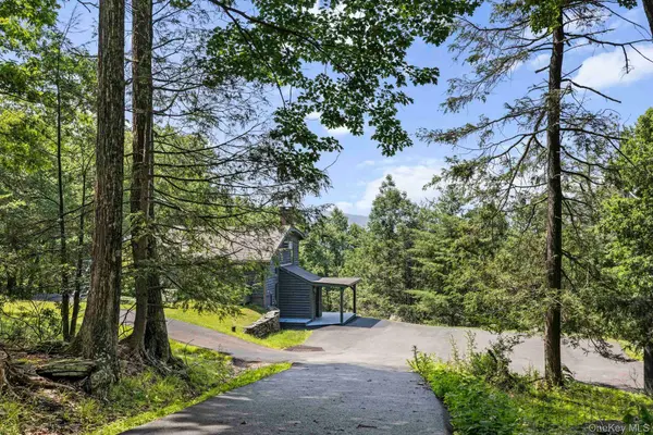 376 Abbey RD, Mount Tremper, NY 12457