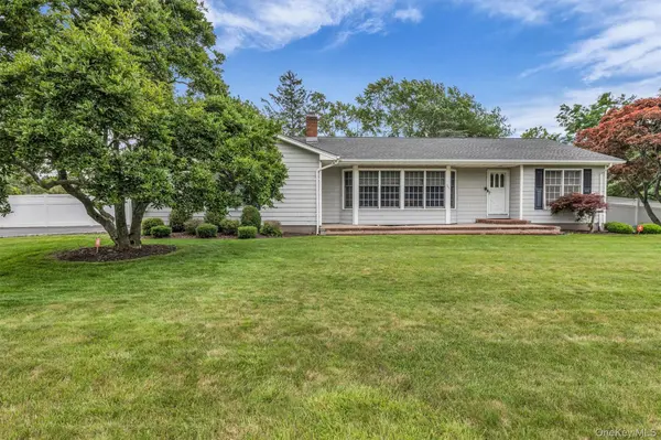 383 Munsell RD, East Patchogue, NY 11772