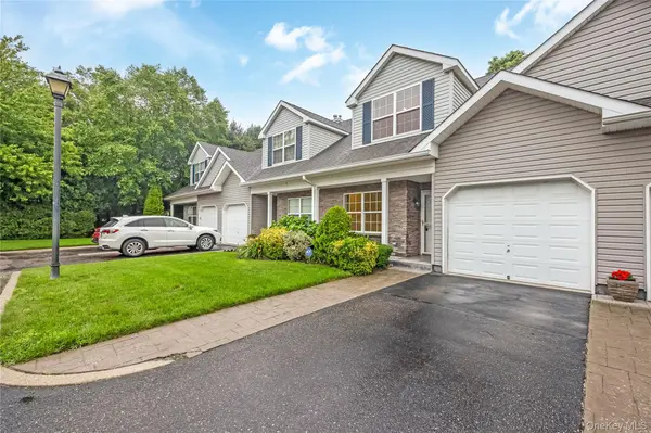 149 Maya CIR, Central Islip, NY 11722