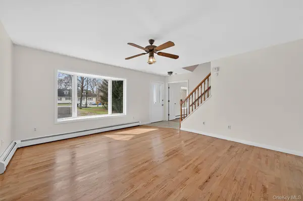 82 Walton TER, Monroe, NY 10950