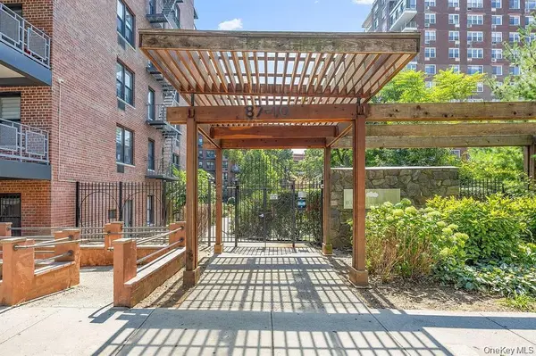 87-10 51 AVE #4R, Elmhurst, NY 11373